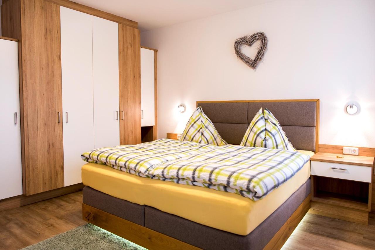 Almtalhotel Appartements In Pettenbach Esterno foto
