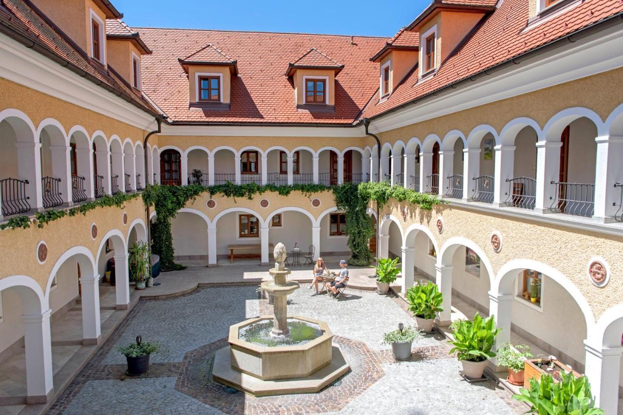 Almtalhotel Appartements In Pettenbach Esterno foto