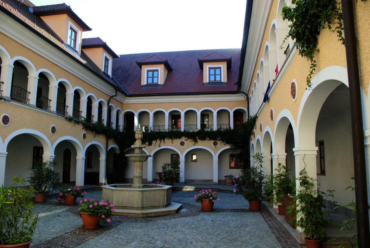 Almtalhotel Appartements In Pettenbach Esterno foto