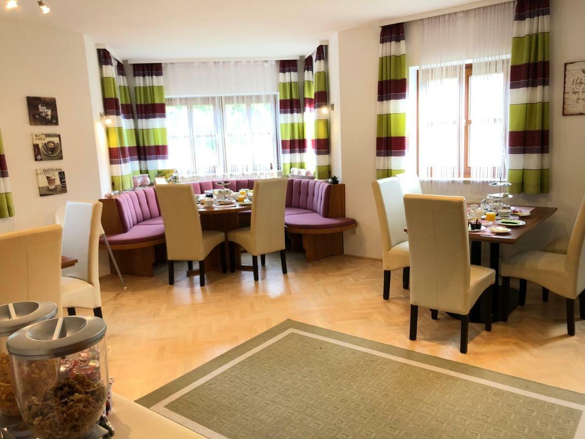 Almtalhotel Appartements In Pettenbach Esterno foto