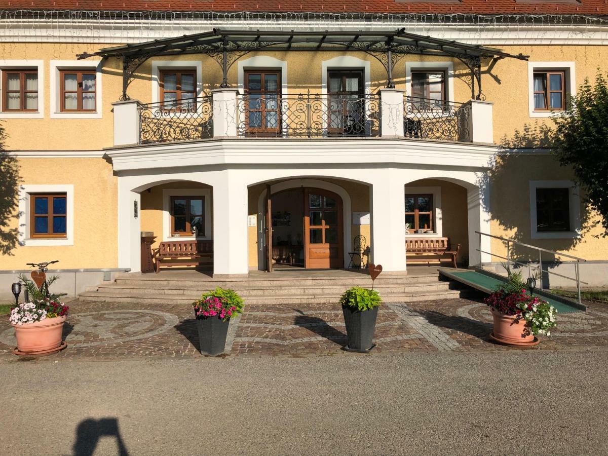 Almtalhotel Appartements In Pettenbach Esterno foto
